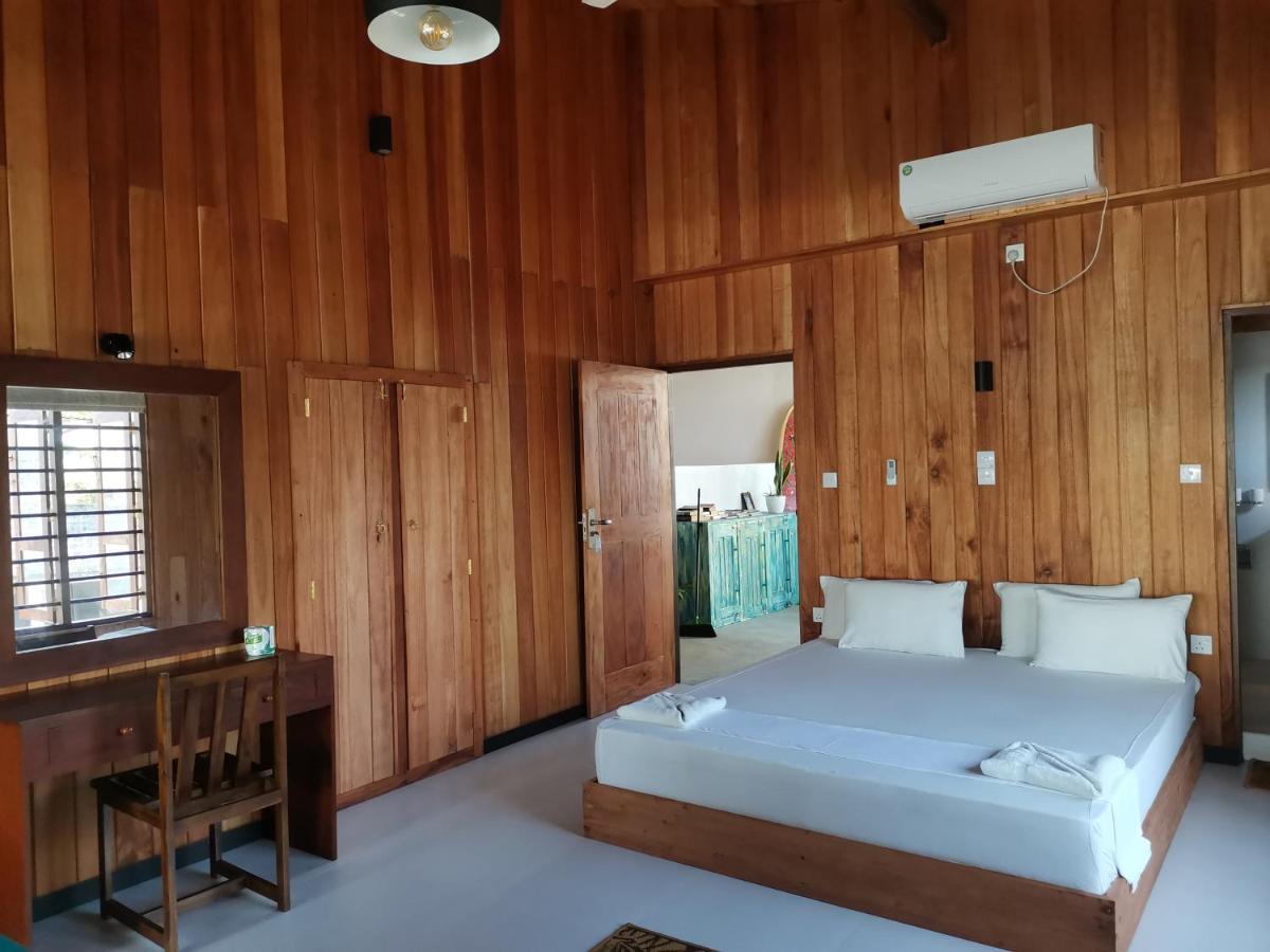 Mountain Wave Hotel And Surfshop ヒッカドゥワ エクステリア 写真