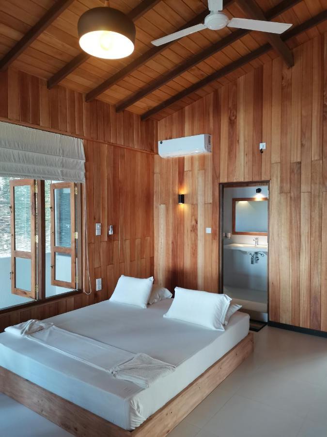 Mountain Wave Hotel And Surfshop ヒッカドゥワ エクステリア 写真