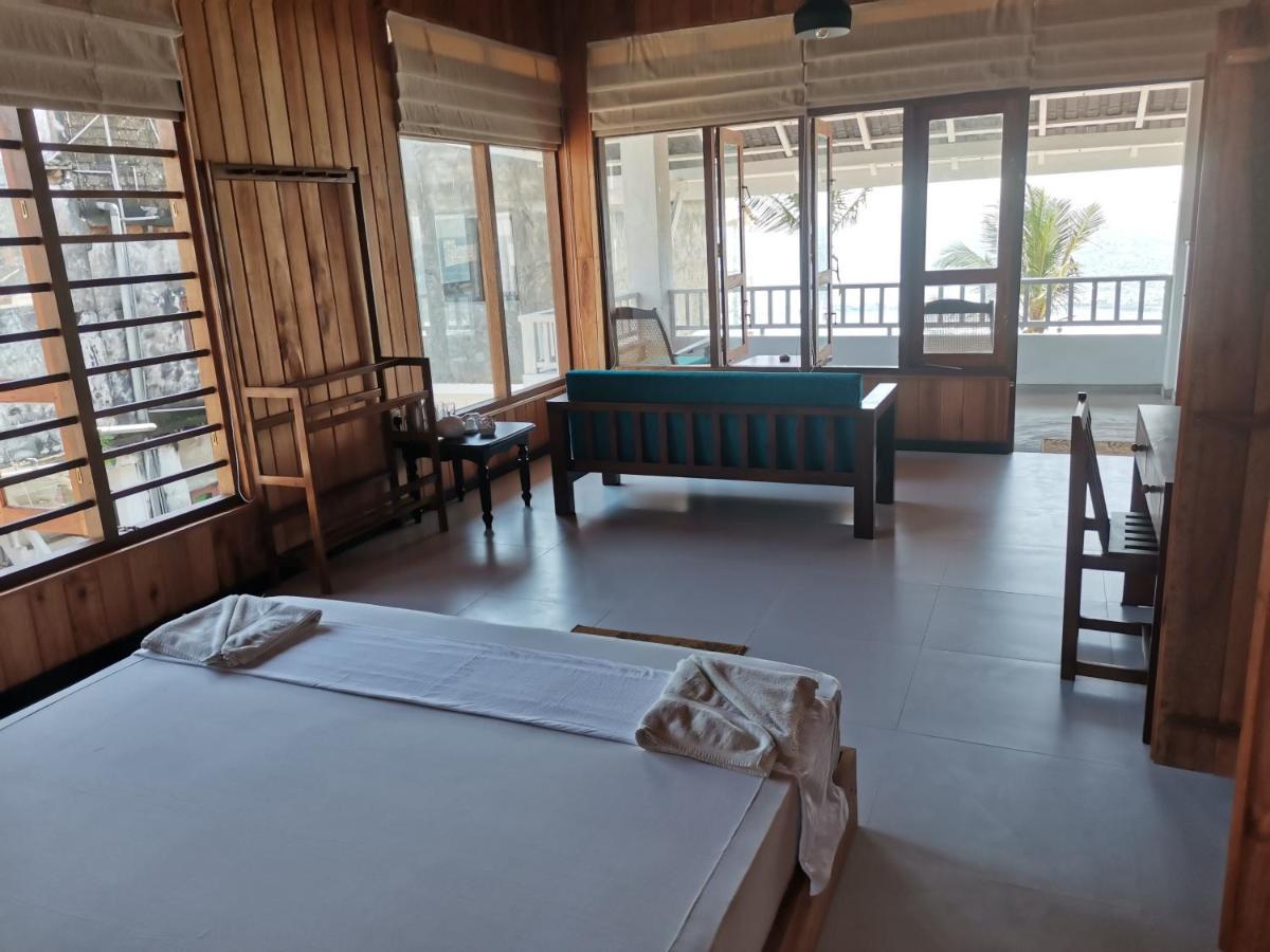 Mountain Wave Hotel And Surfshop ヒッカドゥワ エクステリア 写真