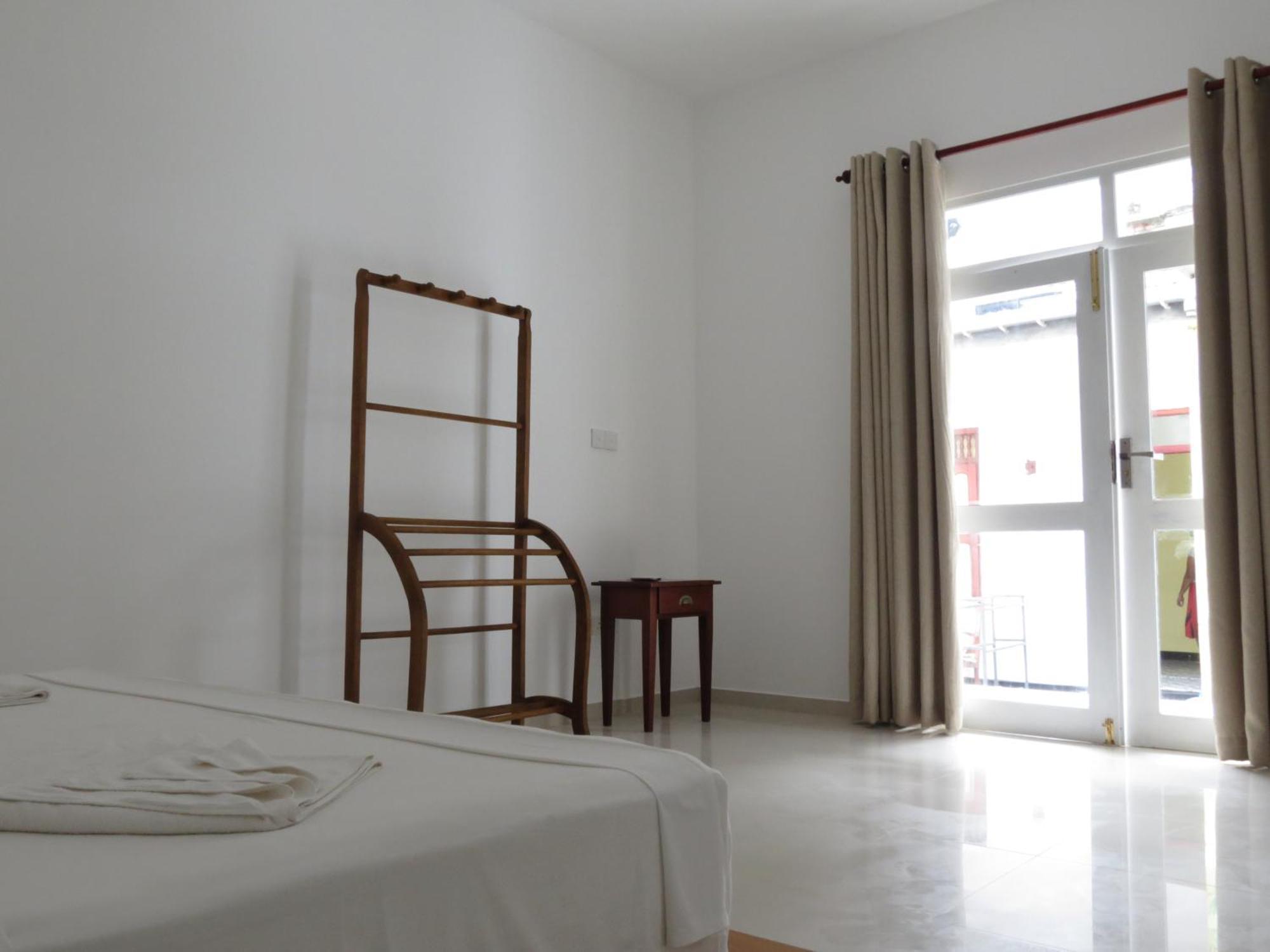 Mountain Wave Hotel And Surfshop ヒッカドゥワ 部屋 写真