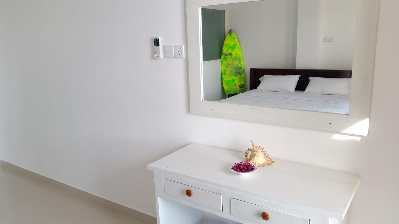 Mountain Wave Hotel And Surfshop ヒッカドゥワ エクステリア 写真