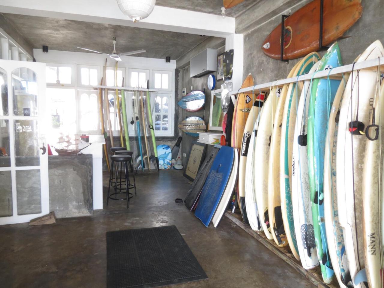 Mountain Wave Hotel And Surfshop ヒッカドゥワ エクステリア 写真
