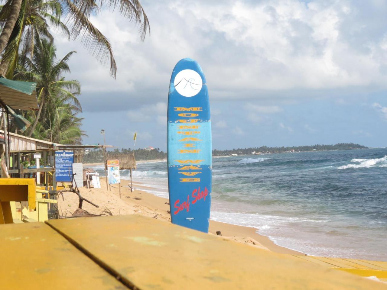 Mountain Wave Hotel And Surfshop ヒッカドゥワ エクステリア 写真